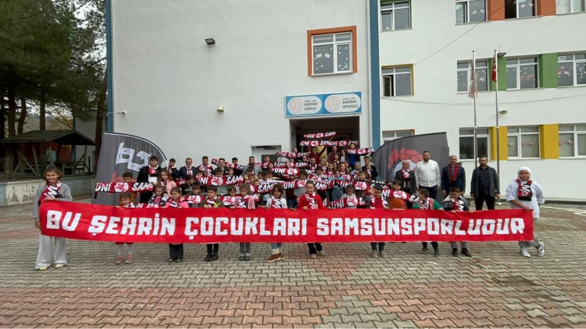 Üniversiteli Samsunsporlular Derneği okulumuzu ziyaret etti.